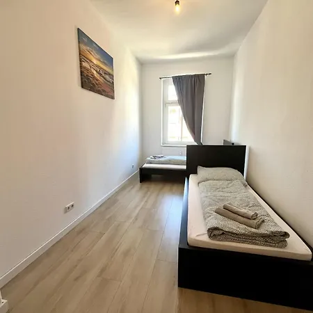 Zentral, Direkt Am Bg Krankenhaus, Fuer Geschaeftsreisende & Monteure, Stellplatz, Waschmaschine, Wlan Διαμέρισμα *